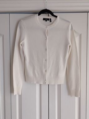 Theory Cream 100 Cashmere Crewneck Button-Front Cardigan